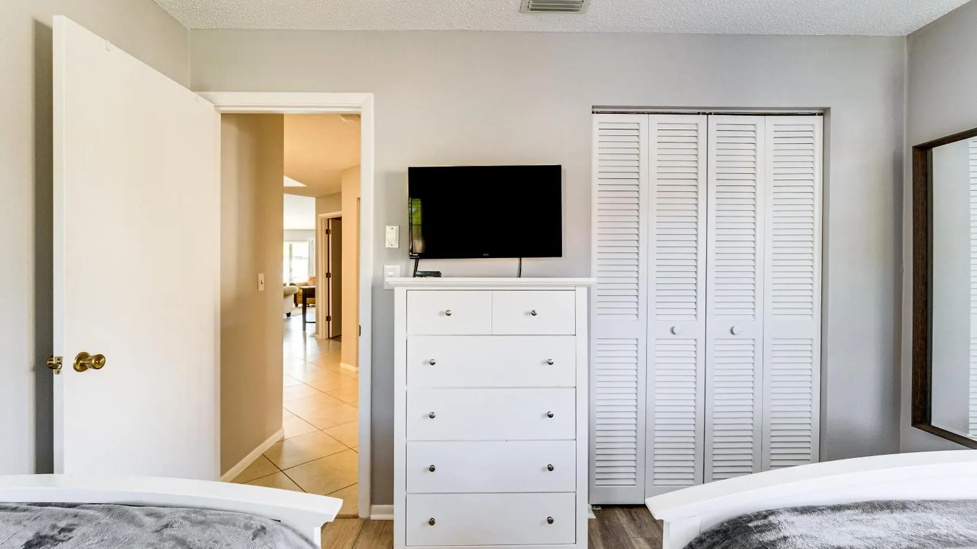With Pool Access About 4 Mi To Beach! Villa Sarasota