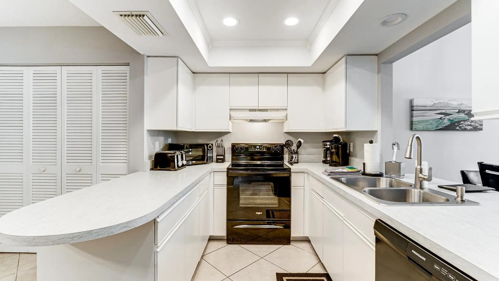 Villa With Pool Access About 4 Mi To Beach! *