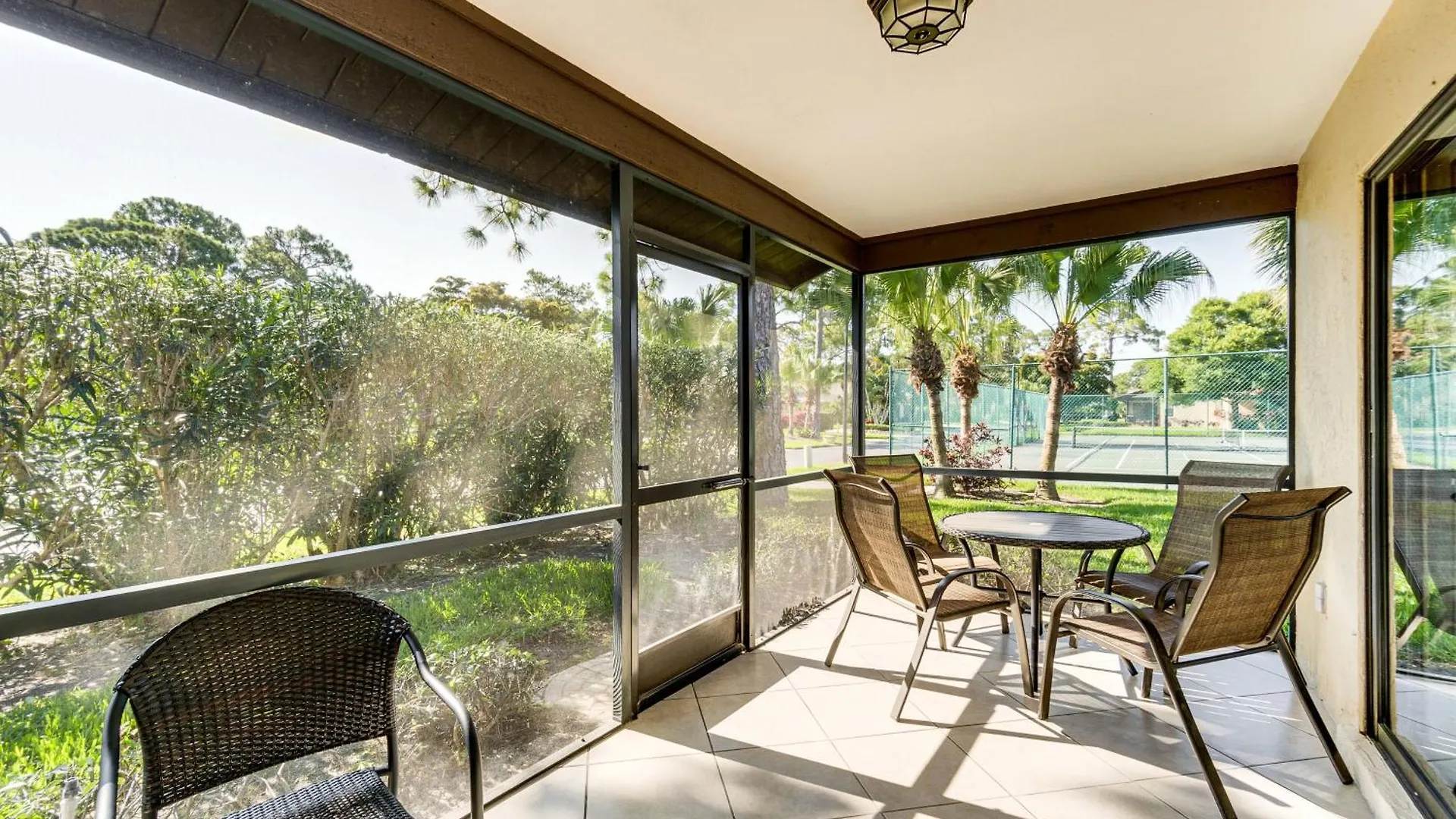 With Pool Access About 4 Mi To Beach! Villa *