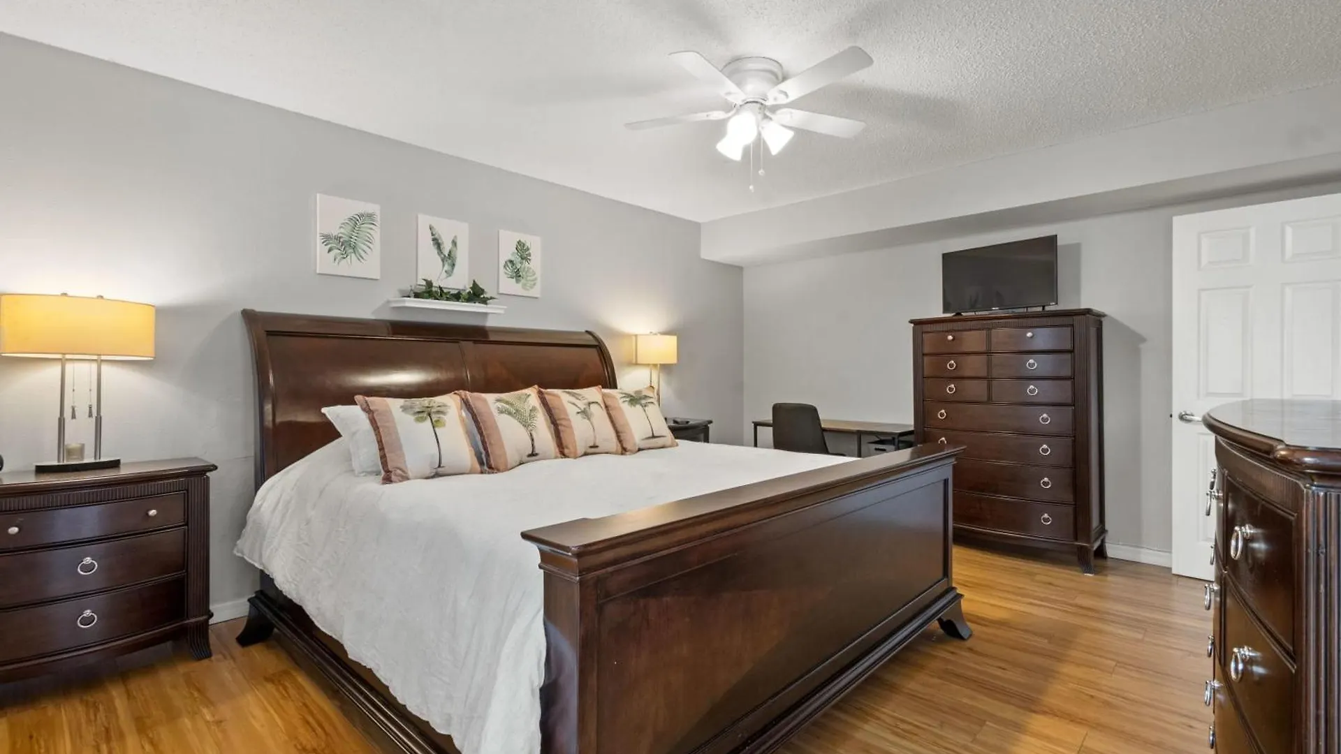 Lovely 3 Bedroom First Floor On Golf Course