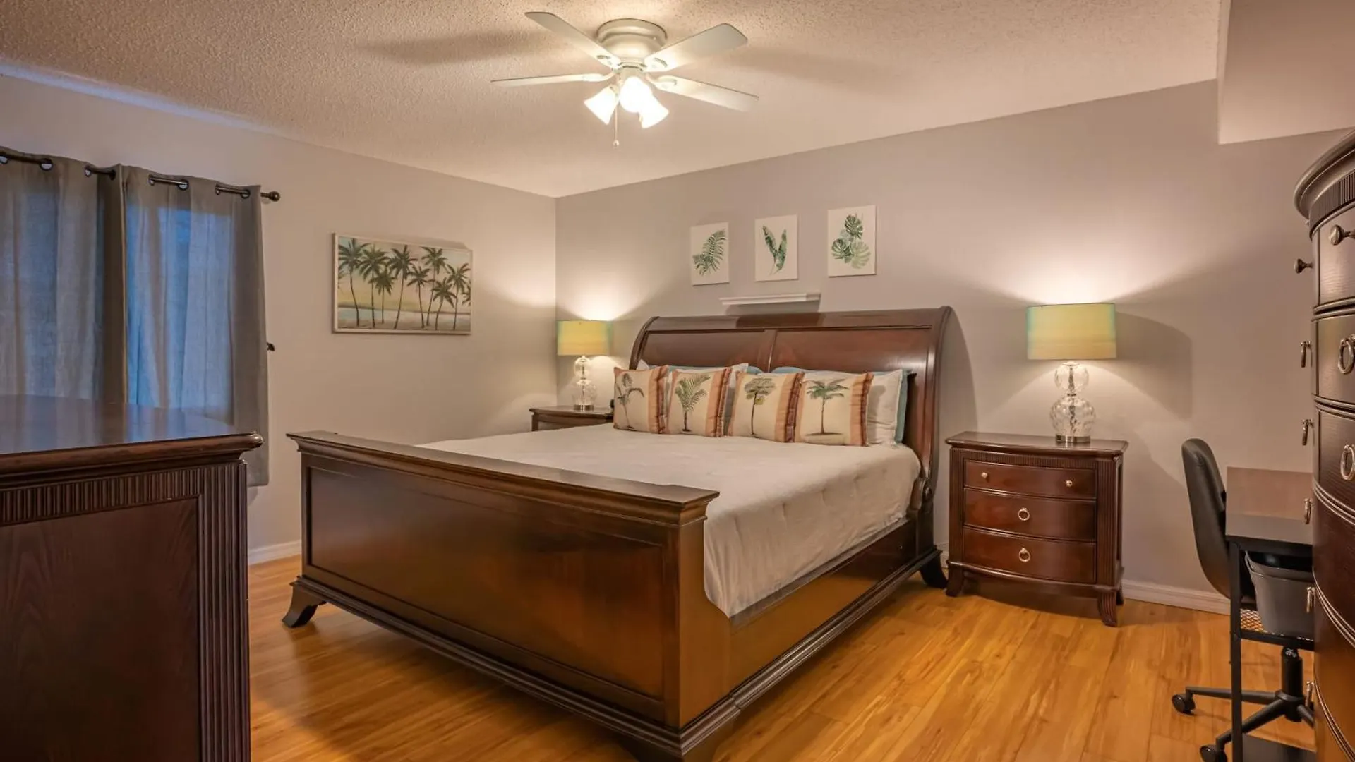 Lovely 3 Bedroom First Floor On Golf Course Sarasota