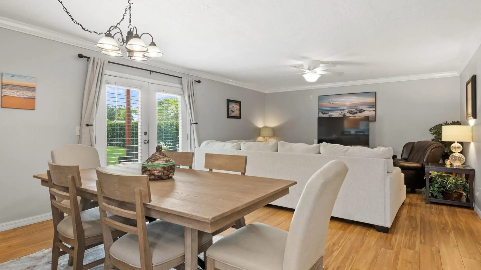 Lovely 3 Bedroom First Floor On Golf Course * Sarasota