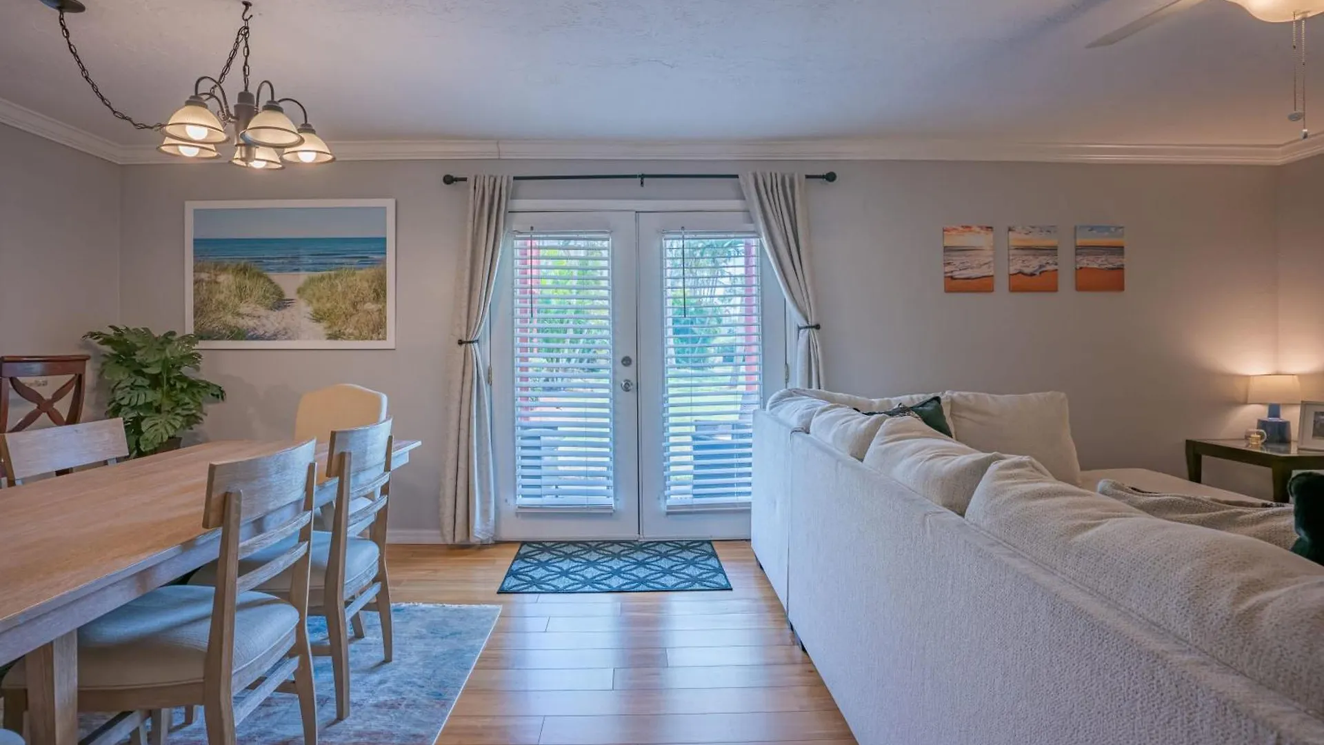 Lovely 3 Bedroom First Floor On Golf Course Sarasota