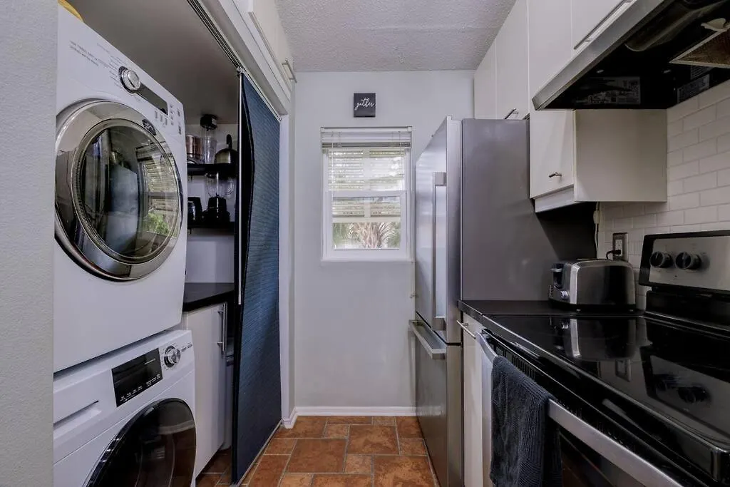 Dollar 755 Villa *