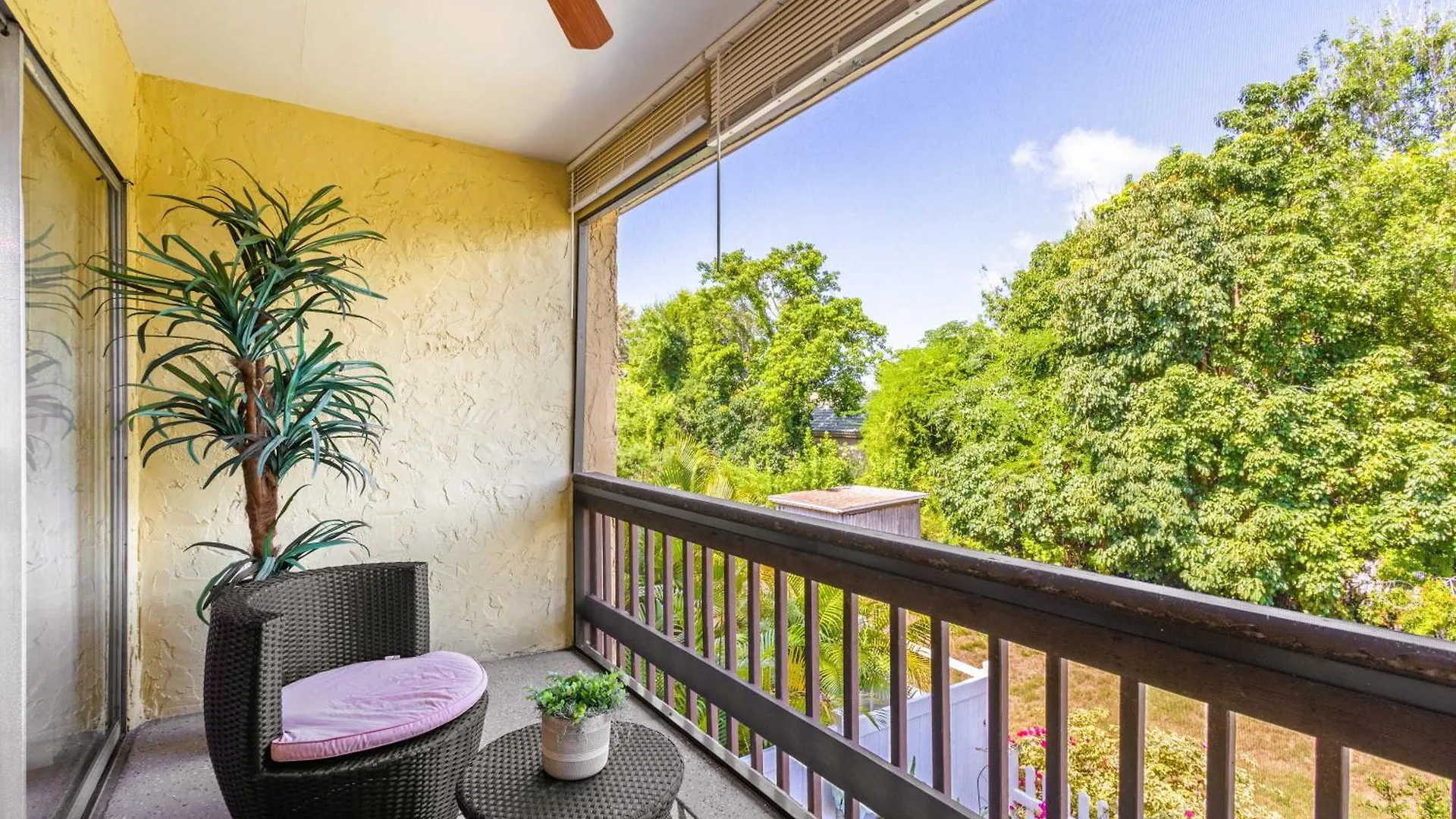 Shiny Oasis With View Apartment Sarasota