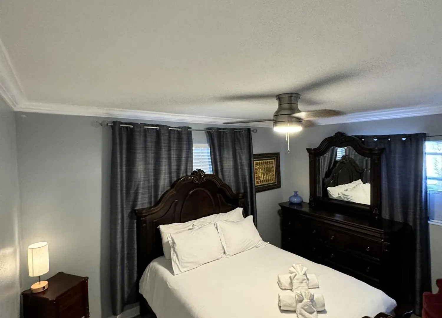 Downtown Single Family Modern Close To Beaches And Dining