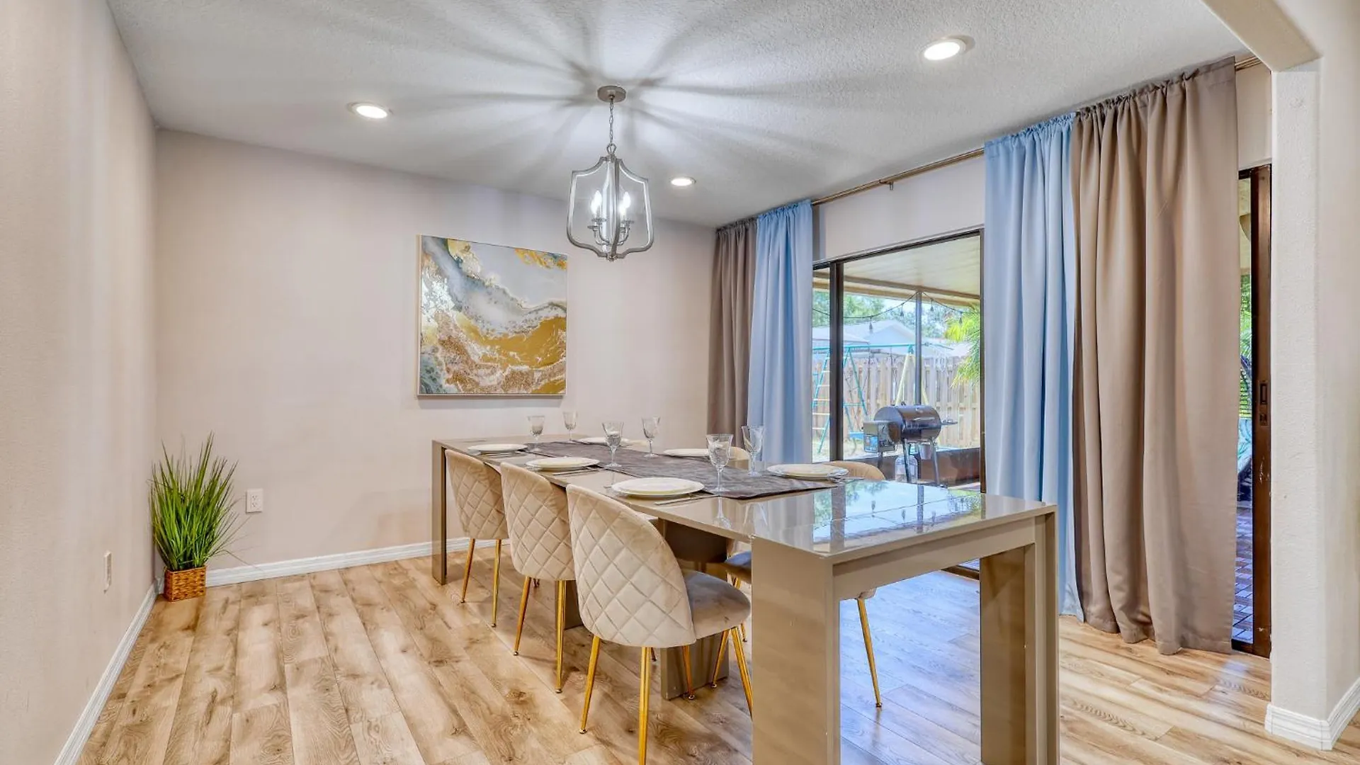 11 Sleeps, 3bd/2bth House, Hot Tub, Free Parking Sarasota