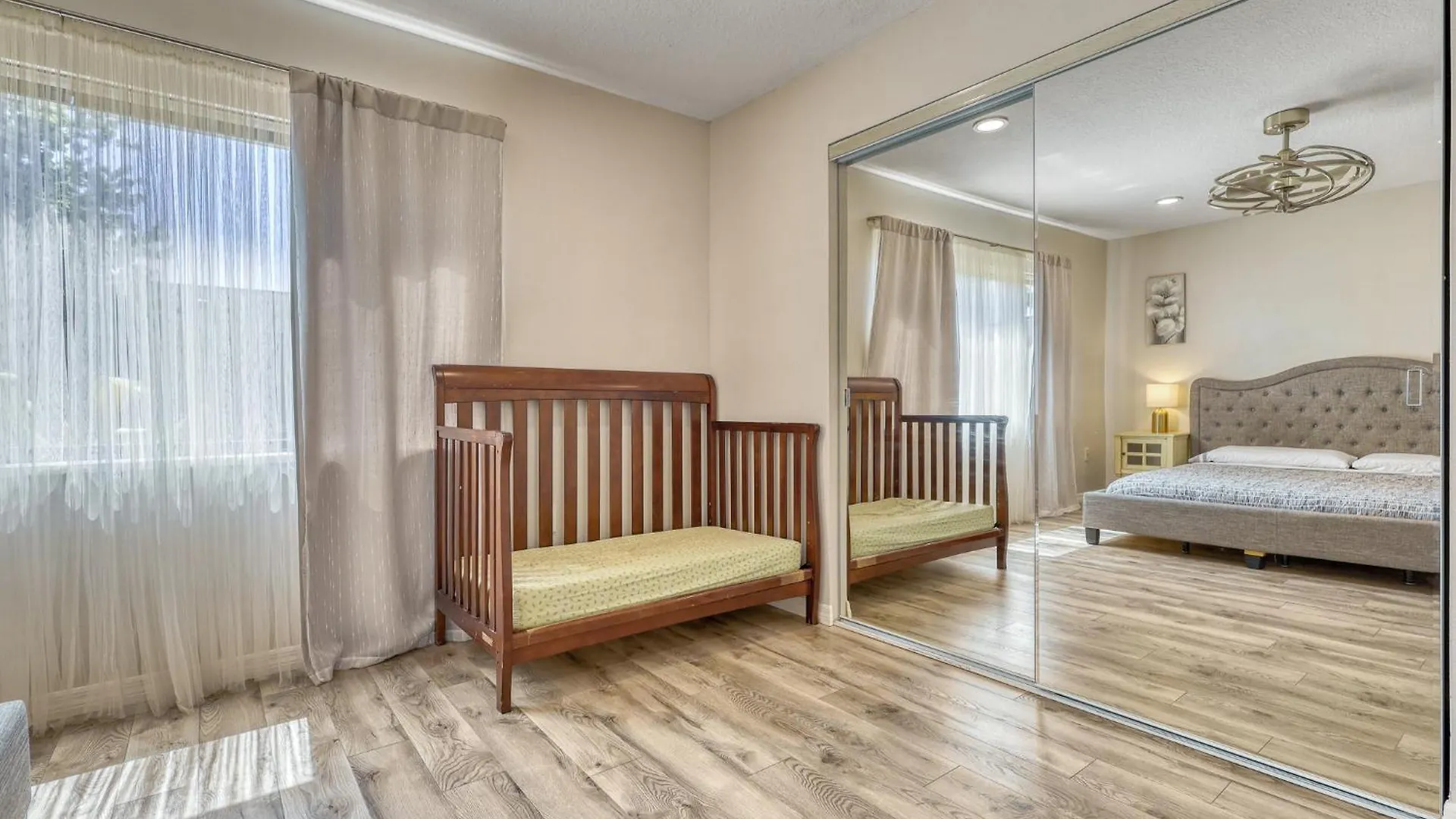 11 Sleeps, 3bd/2bth House, Hot Tub, Free Parking * Sarasota