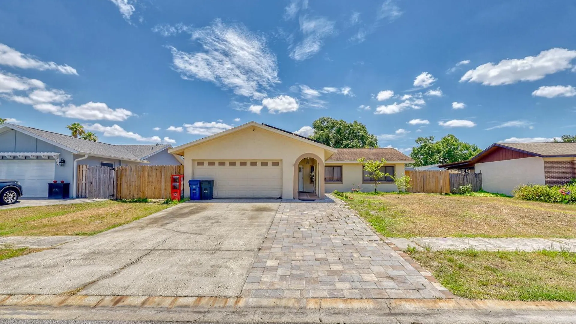 Holiday home 11 Sleeps, 3bd/2bth House, Hot Tub, Free Parking Sarasota