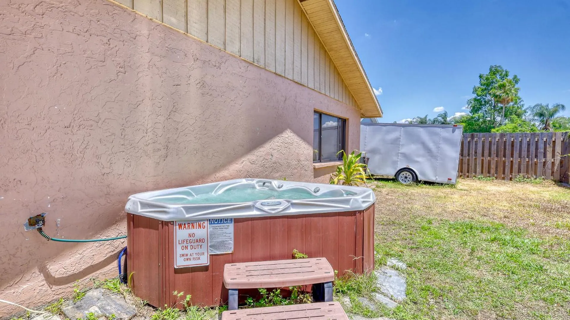 11 Sleeps, 3bd/2bth House, Hot Tub, Free Parking *
