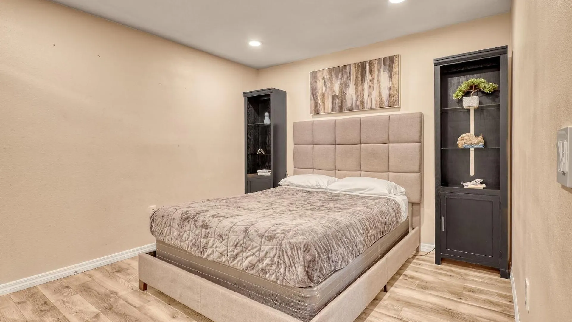 11 Sleeps, 3bd/2bth House, Hot Tub, Free Parking * Sarasota
