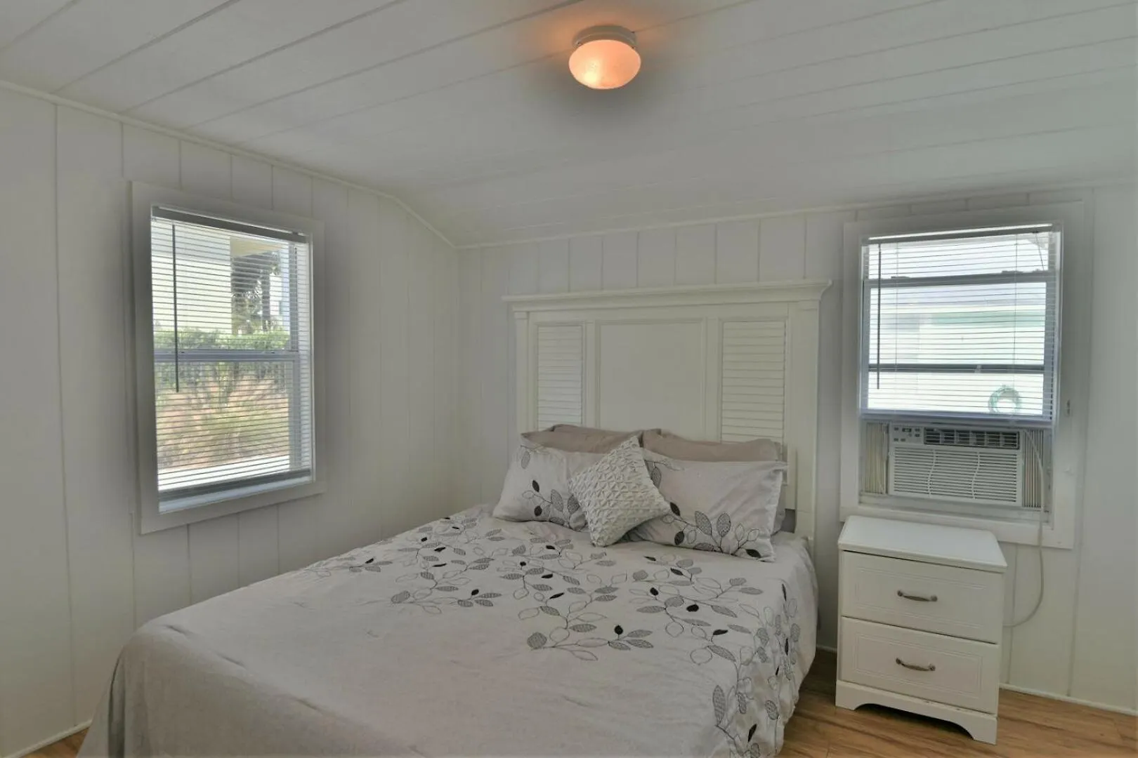 Holiday home Charming Beach Steps To Siesta Beach And Village Shops And Restaurants
