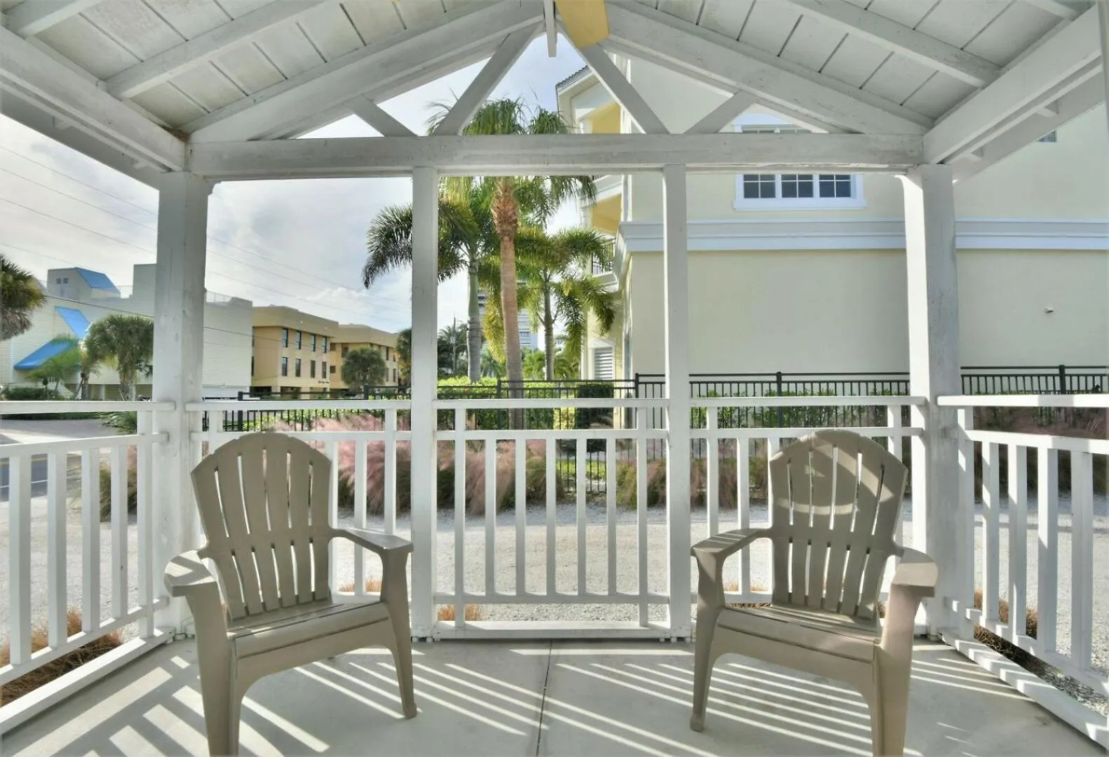 Charming Beach Steps To Siesta Beach And Village Shops And Restaurants *
