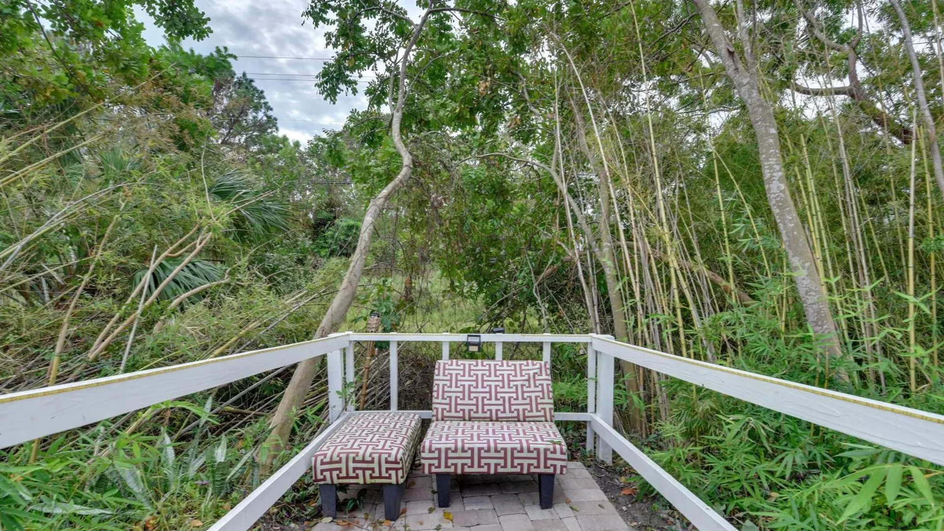 Convenient With Lush Backyard! Apartment Sarasota