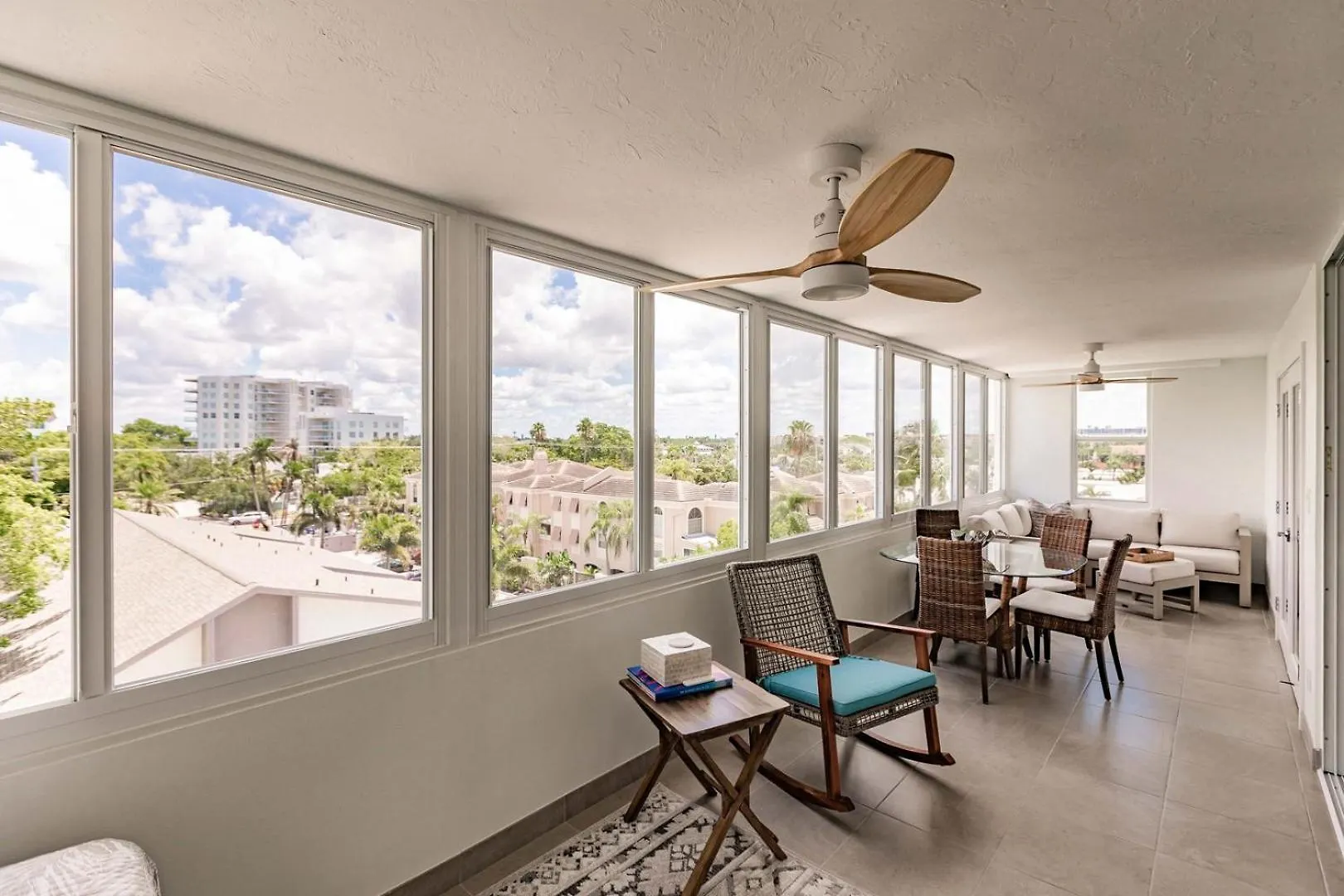 1125-407 Step Into Coastal Paradise * Sarasota