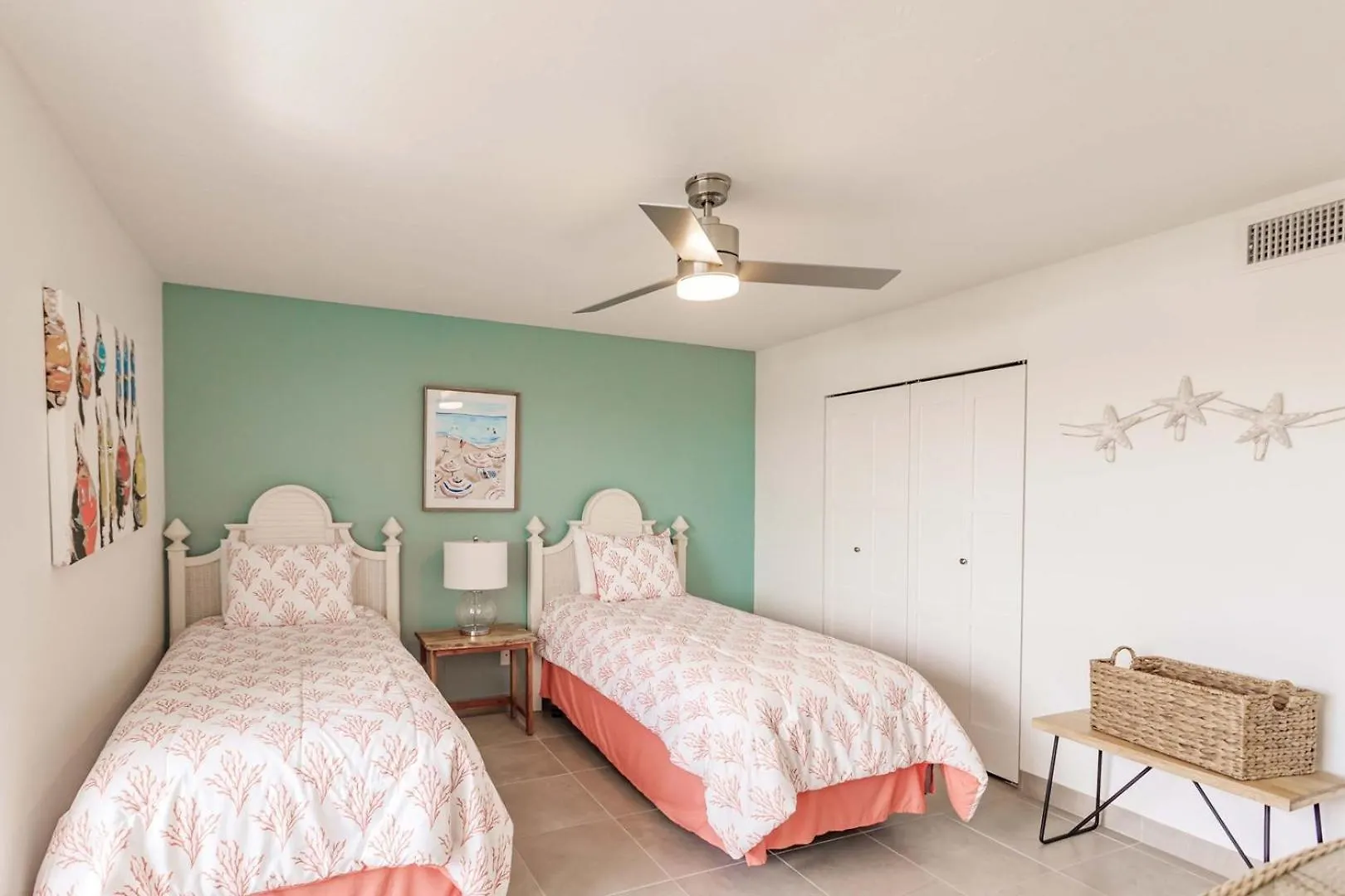 1125-407 Step Into Coastal Paradise *