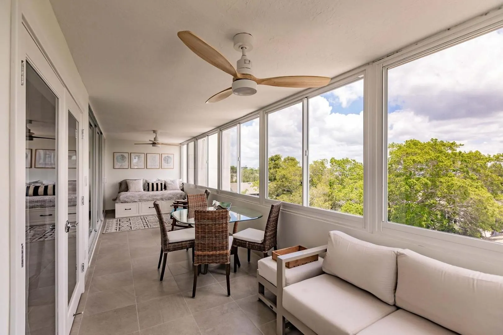 1125-407 Step Into Coastal Paradise * Sarasota