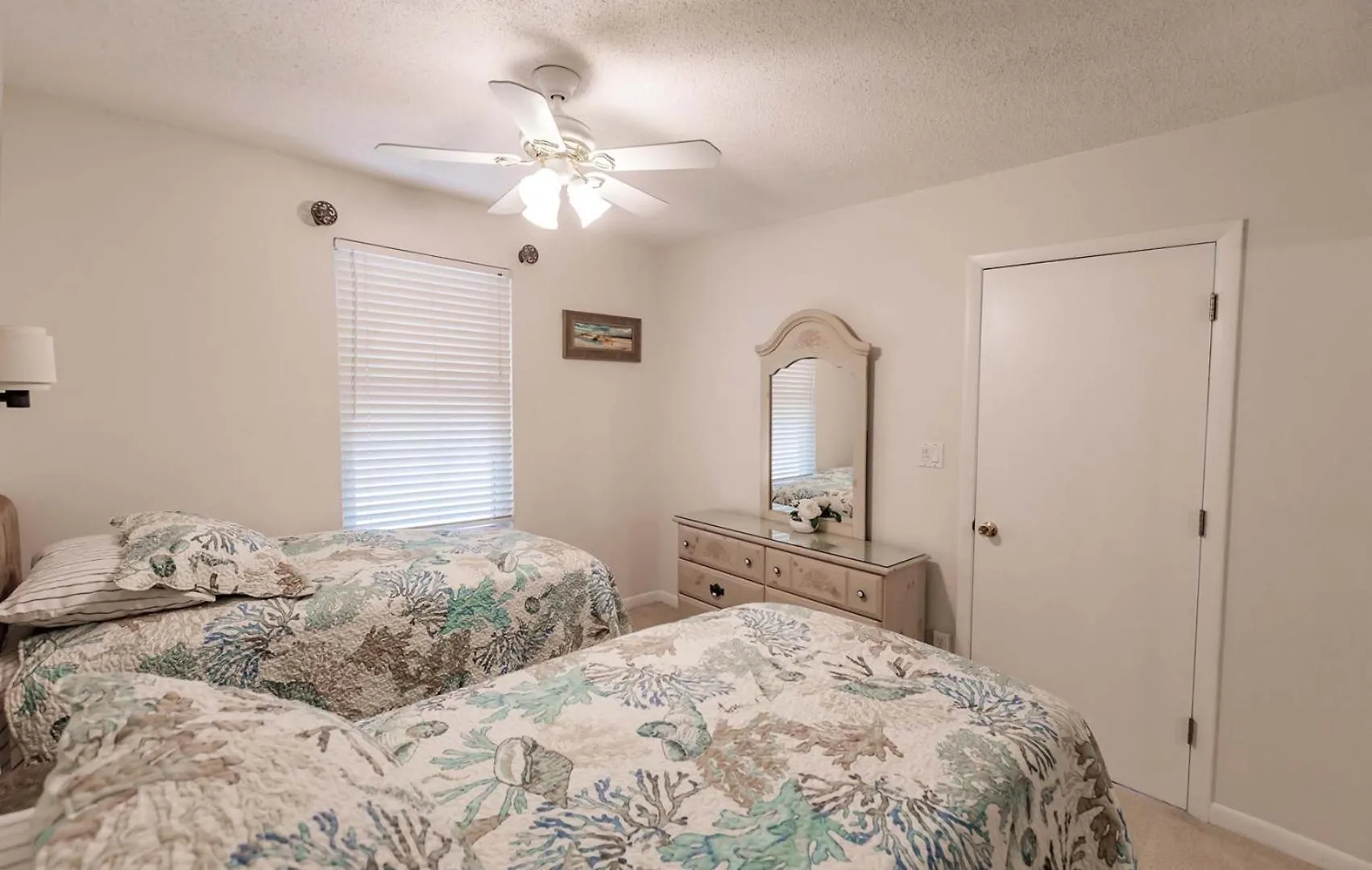 1042 Pl Escape To Paradise Second Floor