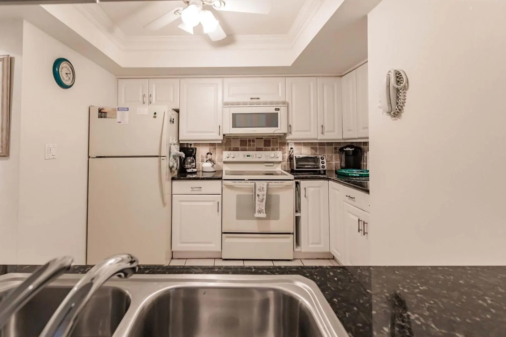 1042 Pl Escape To Paradise Second Floor *