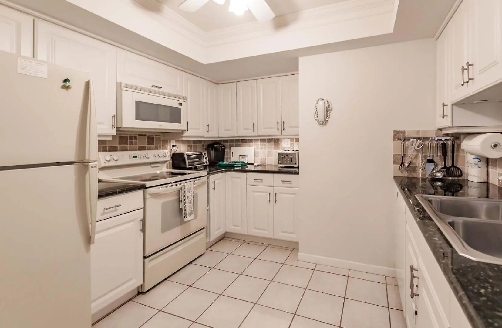 1042 Pl Escape To Paradise Second Floor *