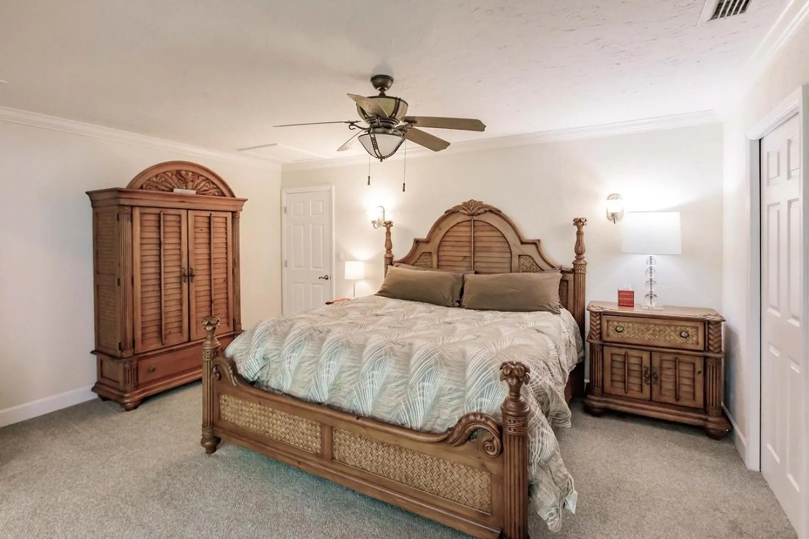 1205 Pd Experience Coastal Charm In Townhome Sarasota