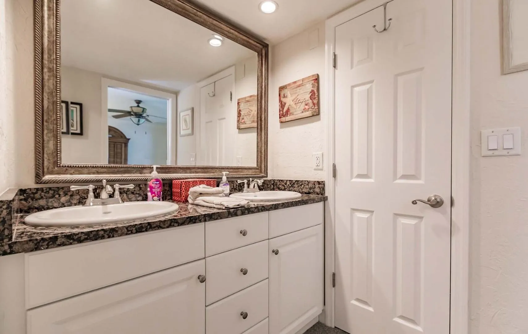 1205 Pd Experience Coastal Charm In Townhome *