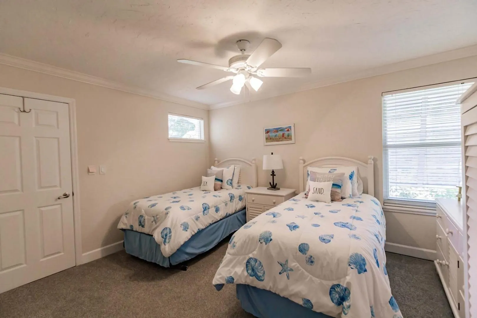 1205 Pd Experience Coastal Charm In Townhome