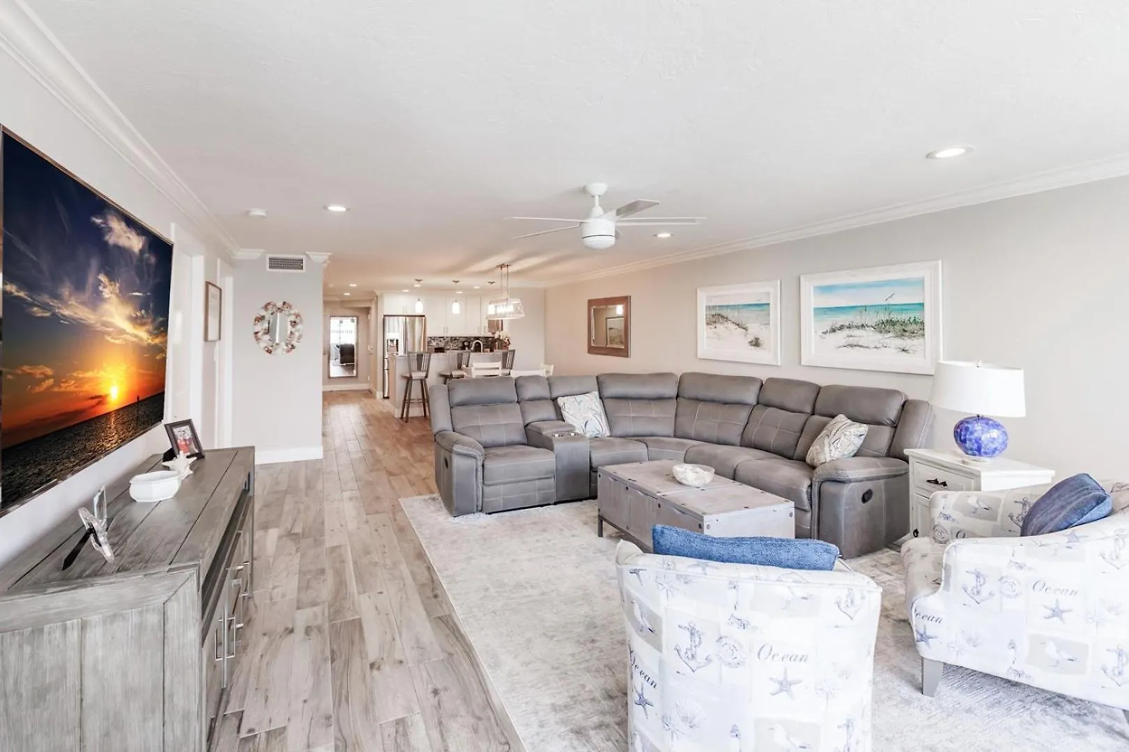 1080-403 Gulf Side Oasis Steps From The