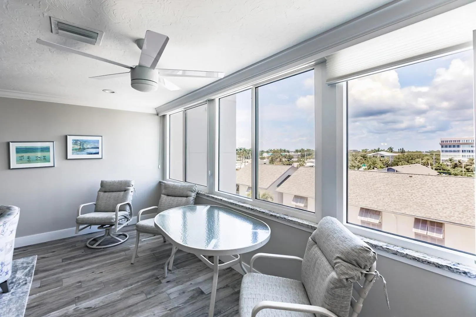 1080-403 Gulf Side Oasis Steps From The