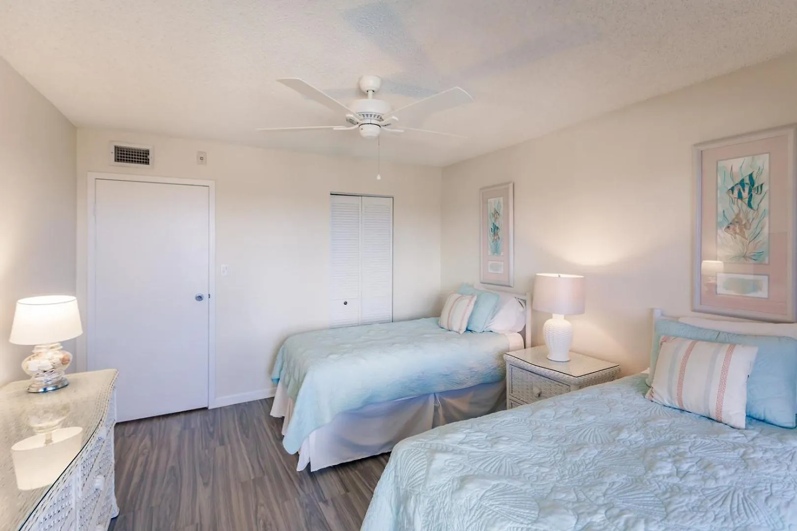 1055-302 Third Floor High-rise Retreat 度假居 *