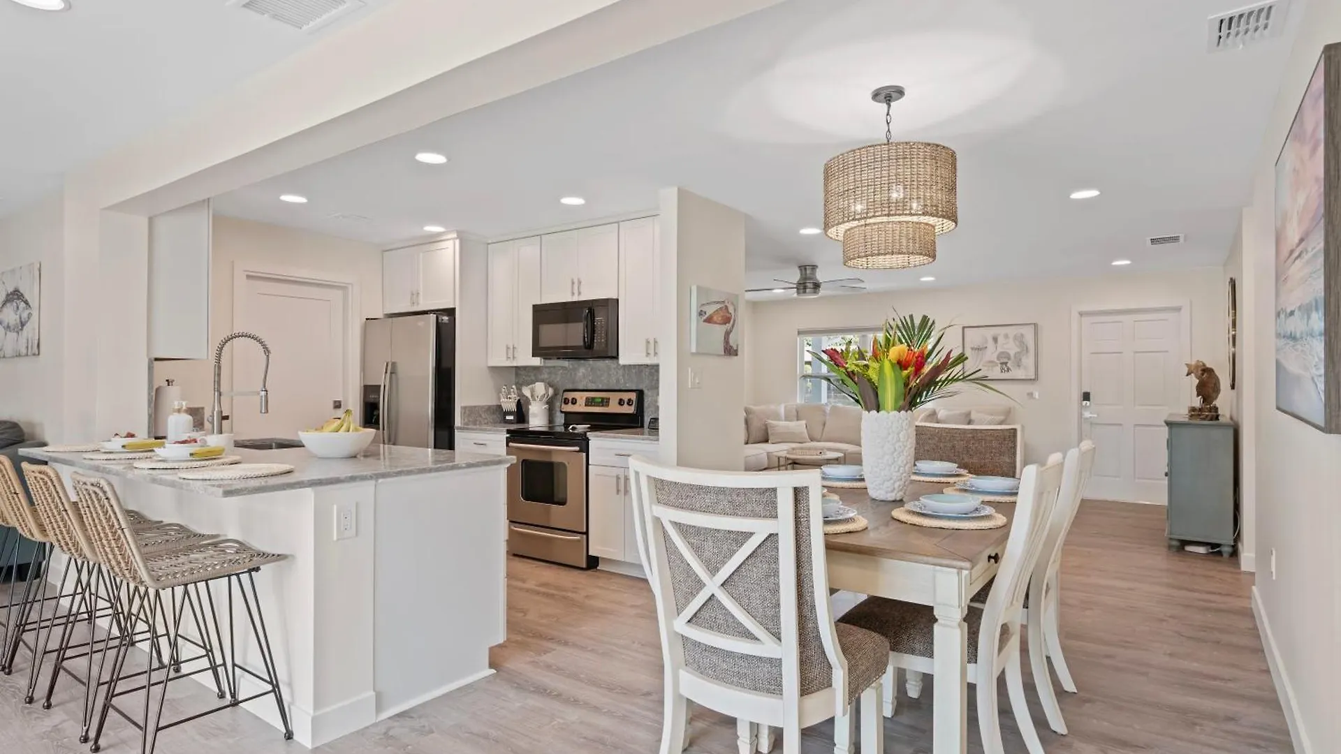 3 Bed, 3 Bath, Pool With Boat Dock Villa Sarasota