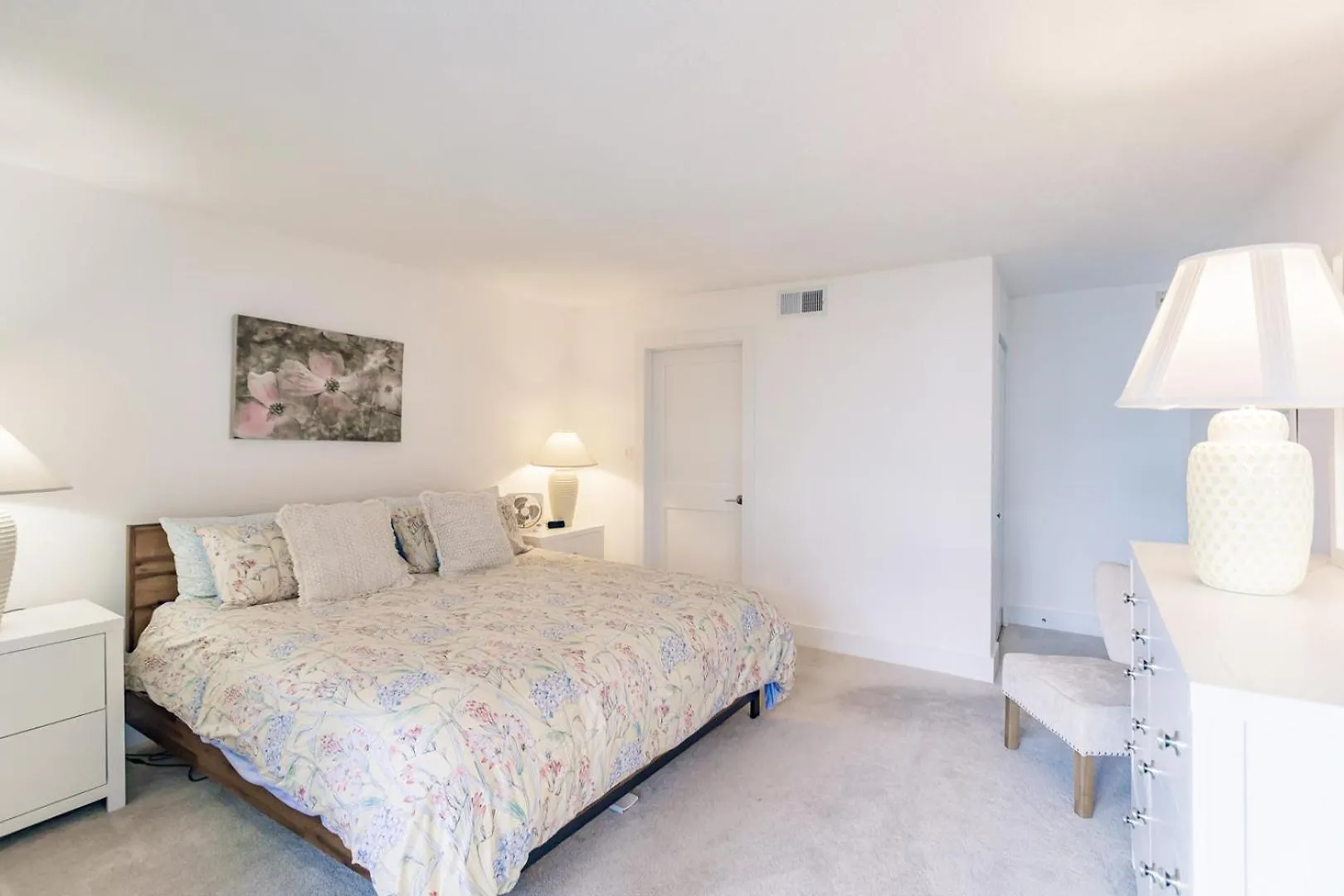 1055-207 Relax With A Picturesque Pond View Holiday home