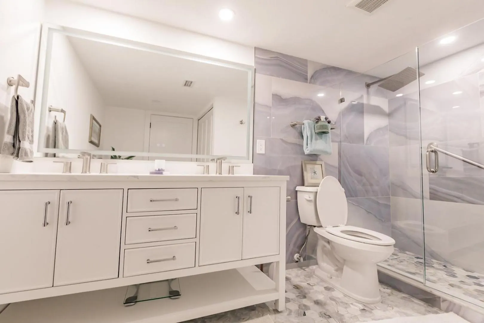 1055-207 Relax With A Picturesque Pond View Sarasota