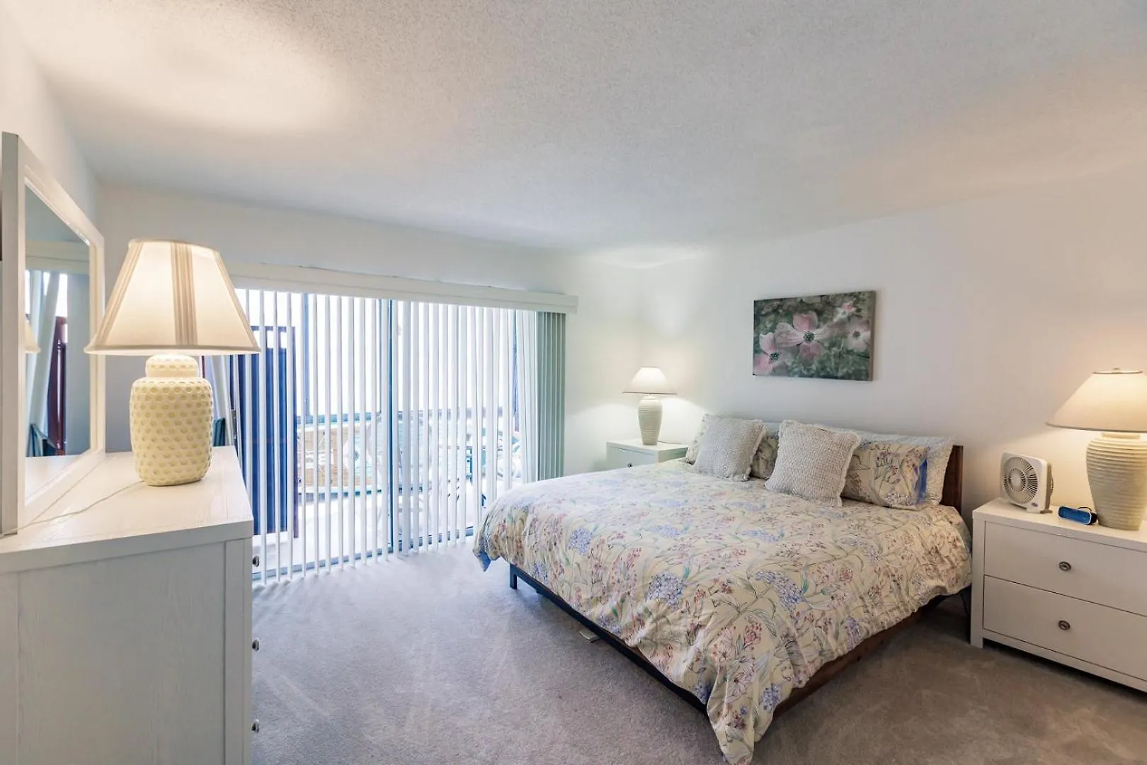 1055-207 Relax With A Picturesque Pond View * Sarasota