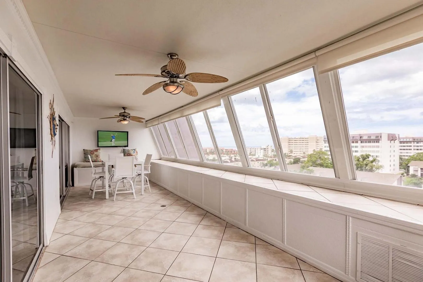 1200-607 Enjoy Relaxing Bayfront Bliss *