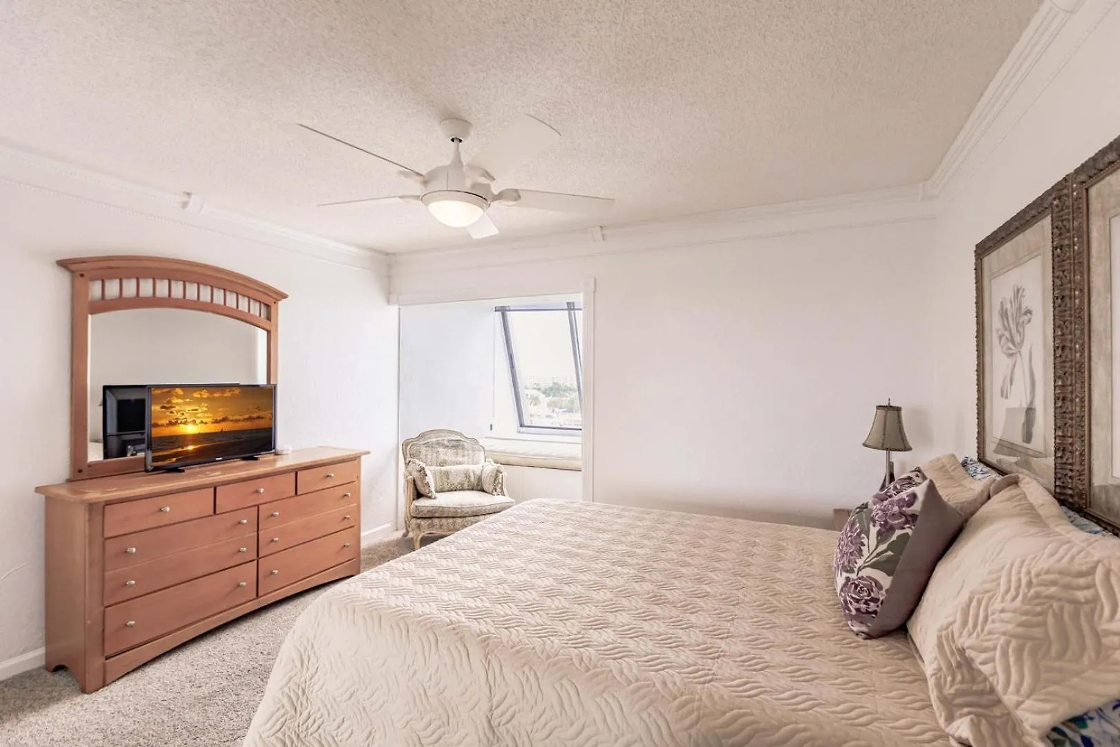 1200-607 Enjoy Relaxing Bayfront Bliss Sarasota