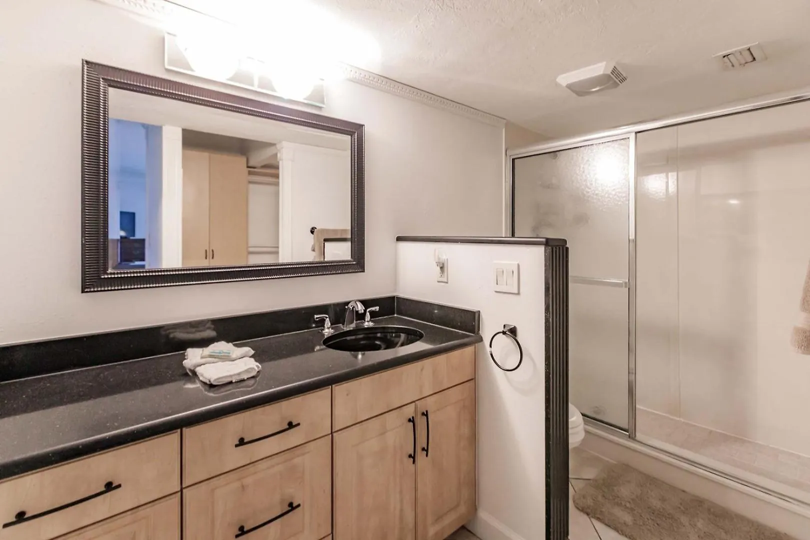 1200-607 Enjoy Relaxing Bayfront Bliss Holiday home *