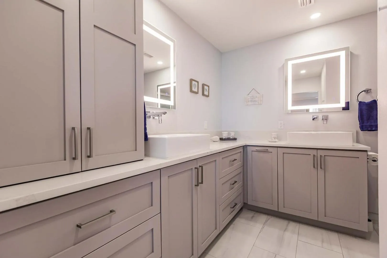1055-803 Stunning View Oasis Sarasota