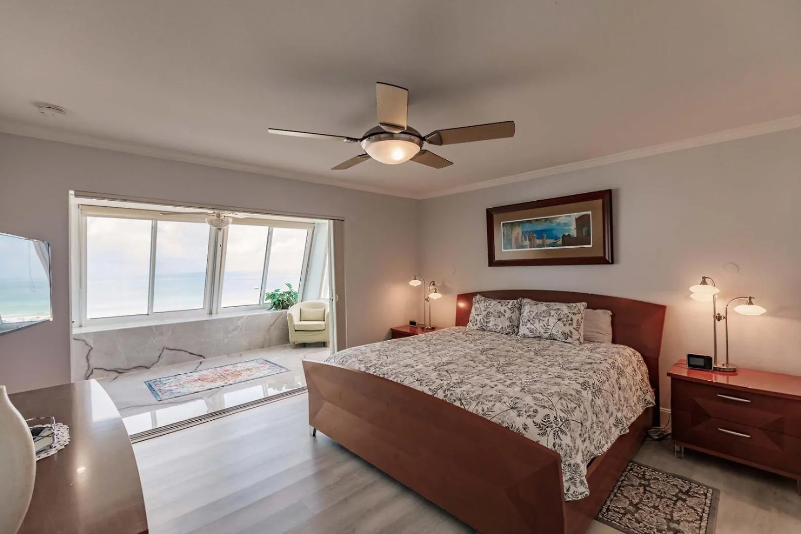 1055-803 Stunning View Oasis *
