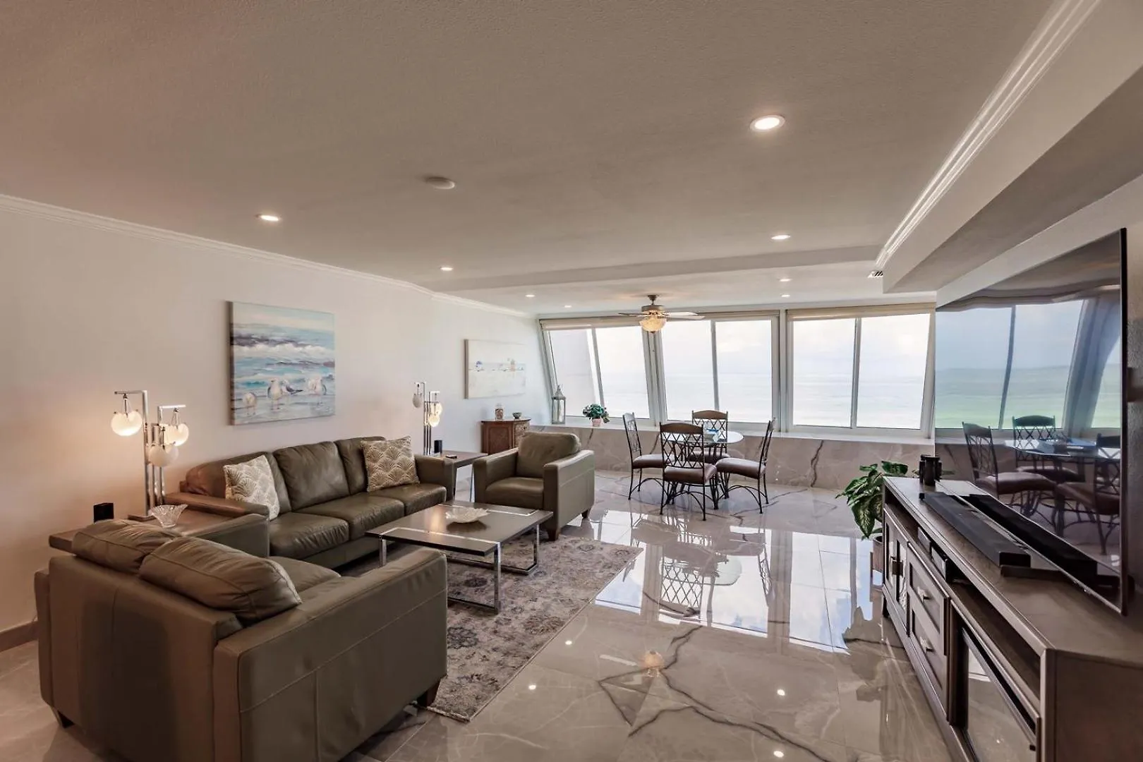 1055-803 Stunning View Oasis Holiday home *