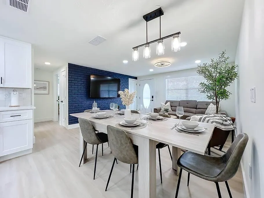 Poolside Paradise Near Siesta Key Holiday home Sarasota