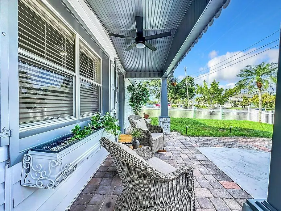 Holiday home Poolside Paradise Near Siesta Key *