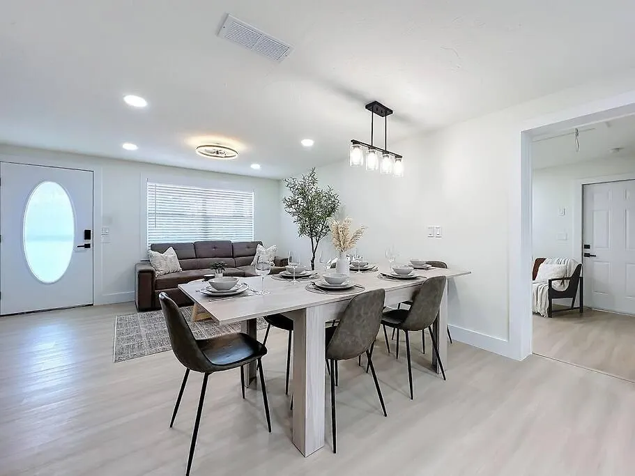 Poolside Paradise Near Siesta Key Holiday home Sarasota