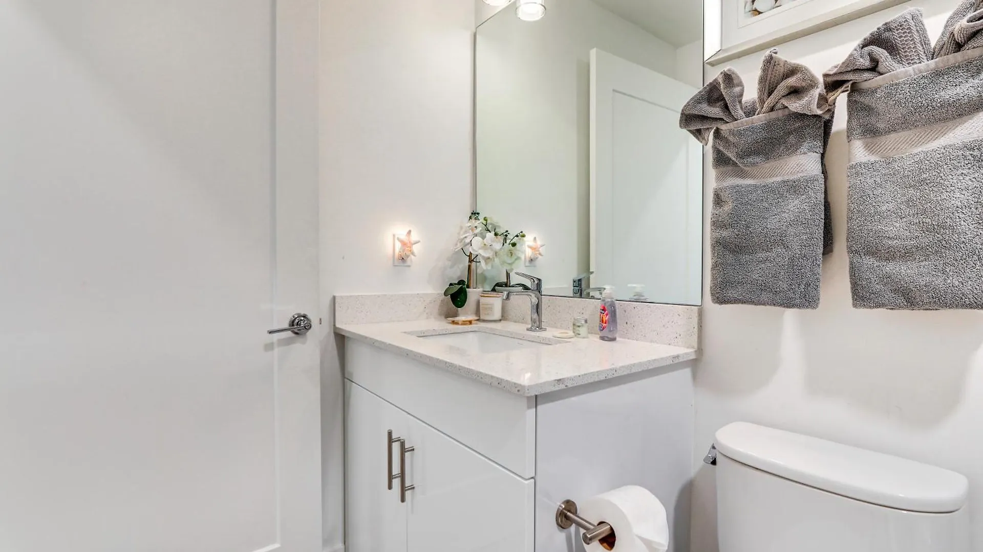 Chic With Balcony 2 Mi To Beaches! Apartment Sarasota