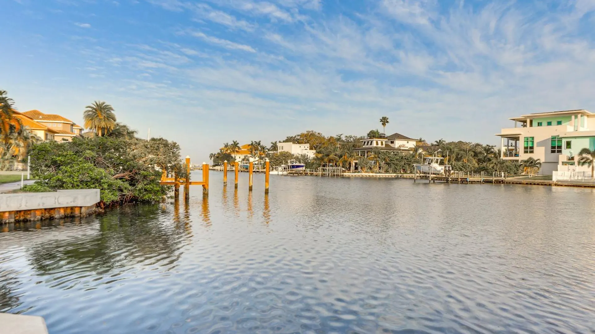 Chic With Balcony 2 Mi To Beaches! Apartment Sarasota