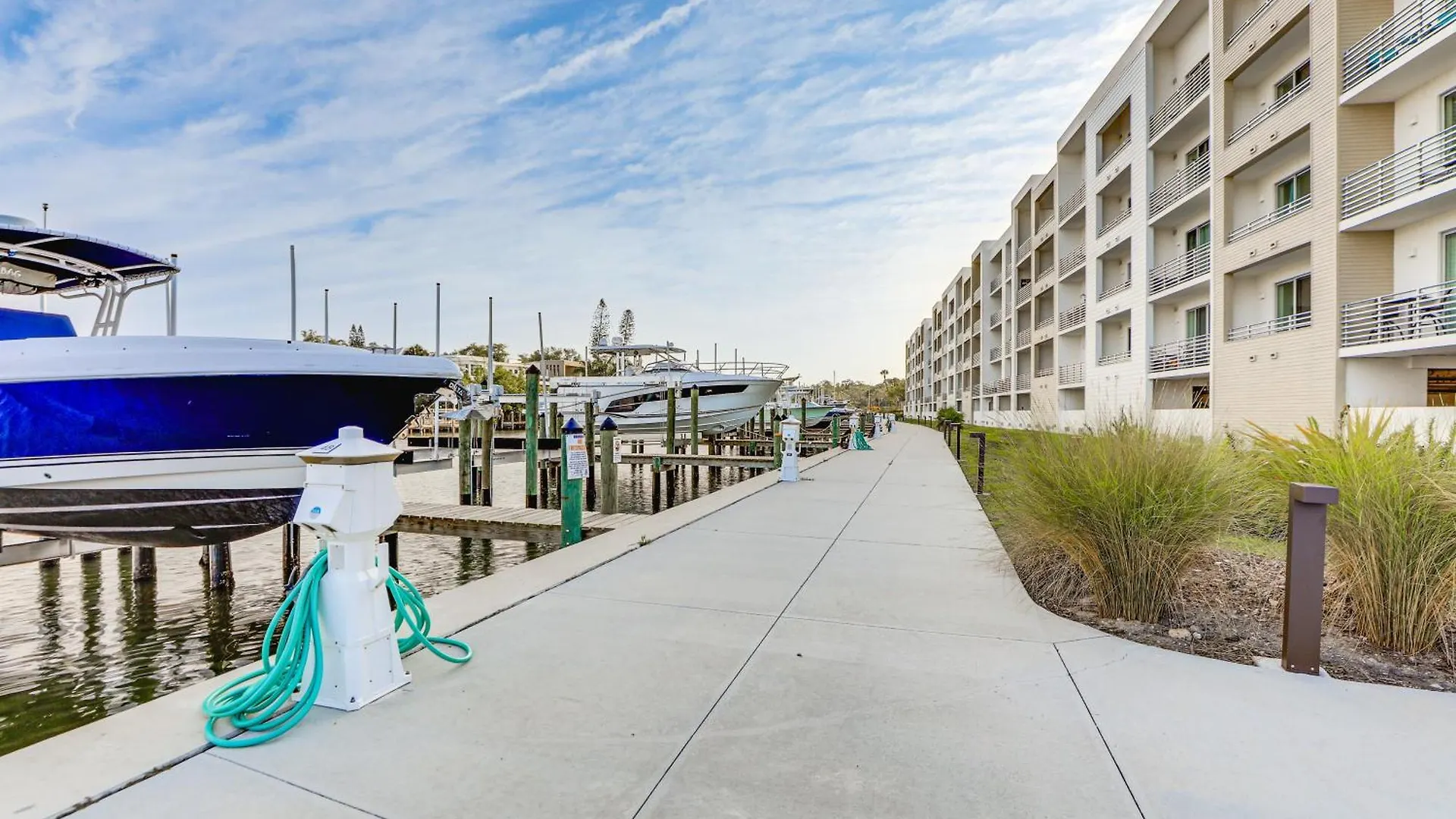 Chic With Balcony 2 Mi To Beaches! Sarasota