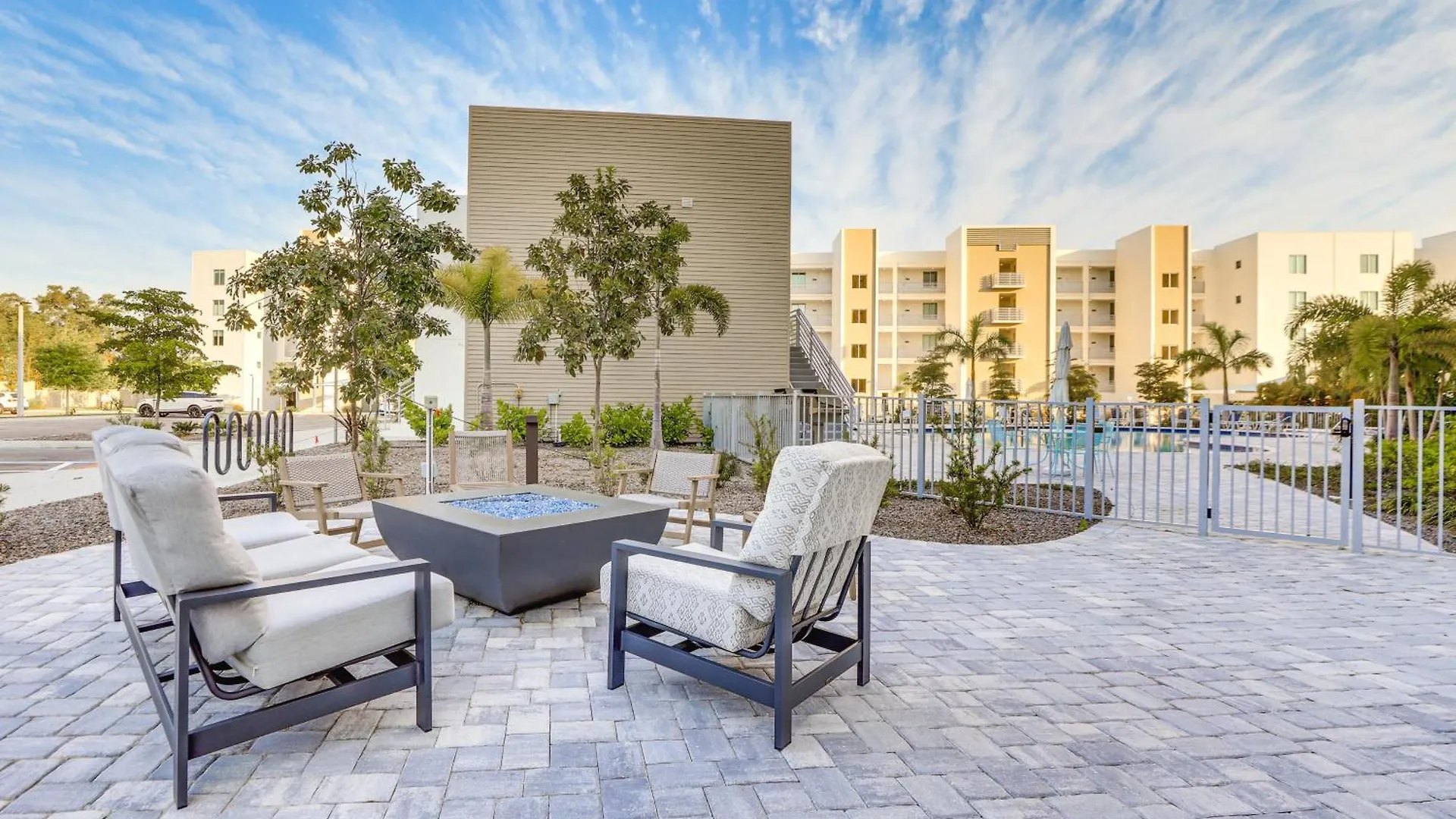 Chic With Balcony 2 Mi To Beaches! Sarasota