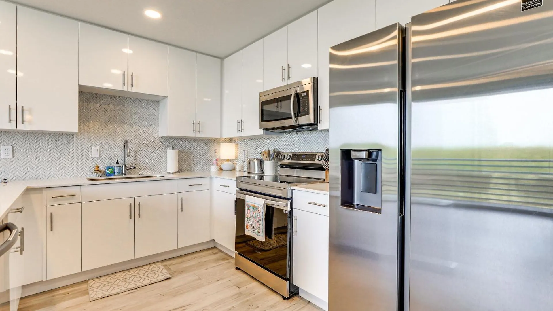 Chic With Balcony 2 Mi To Beaches! * Sarasota