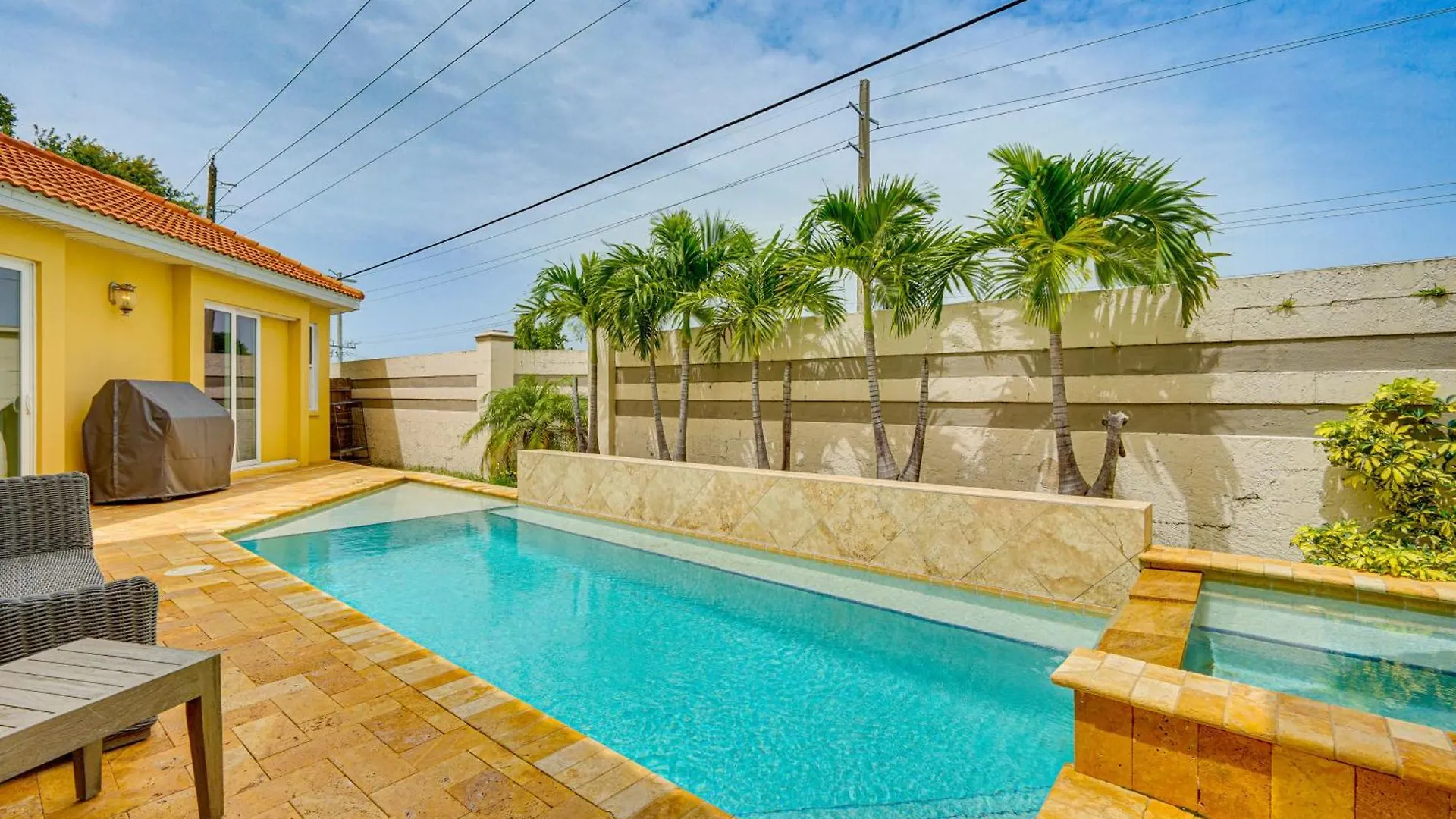 Sunny Oasis Swim, Golf, Shop And More! *