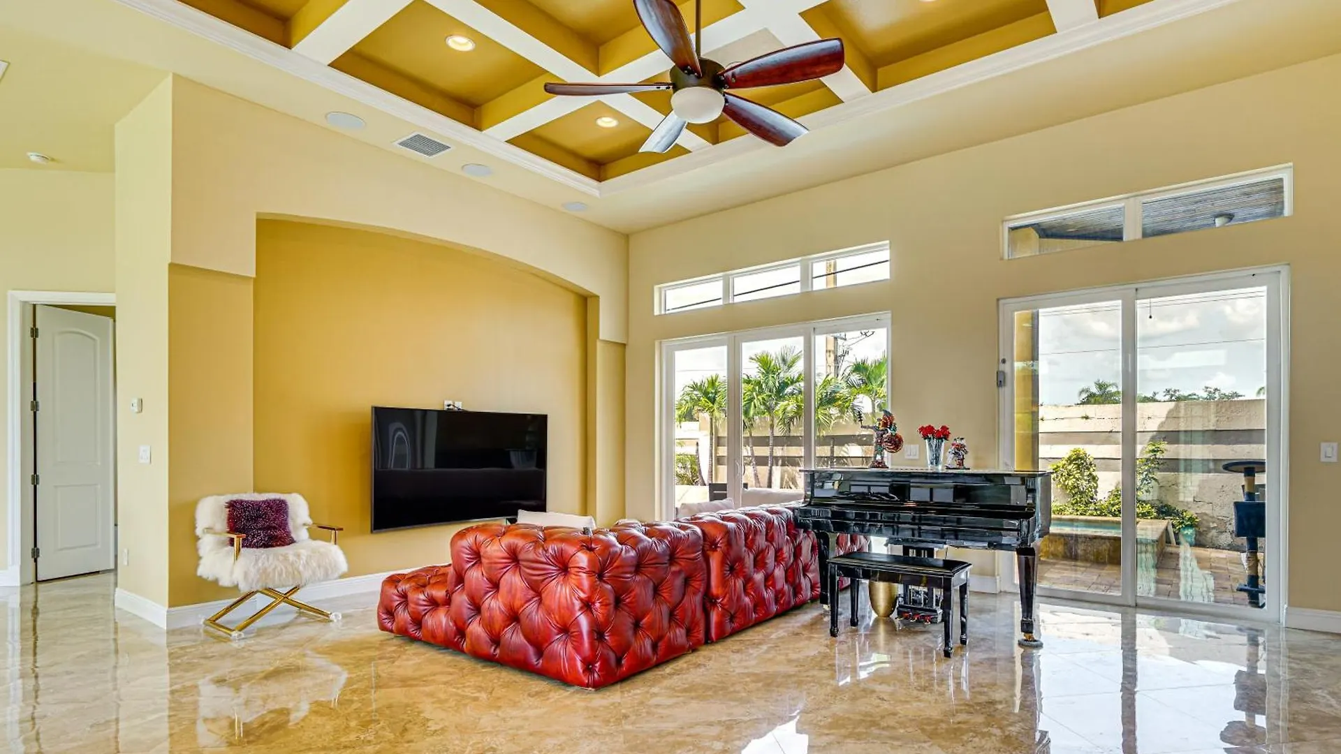 Sunny Oasis Swim, Golf, Shop And More! Holiday home Sarasota